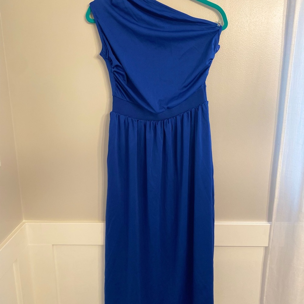 Dress off the shoulder